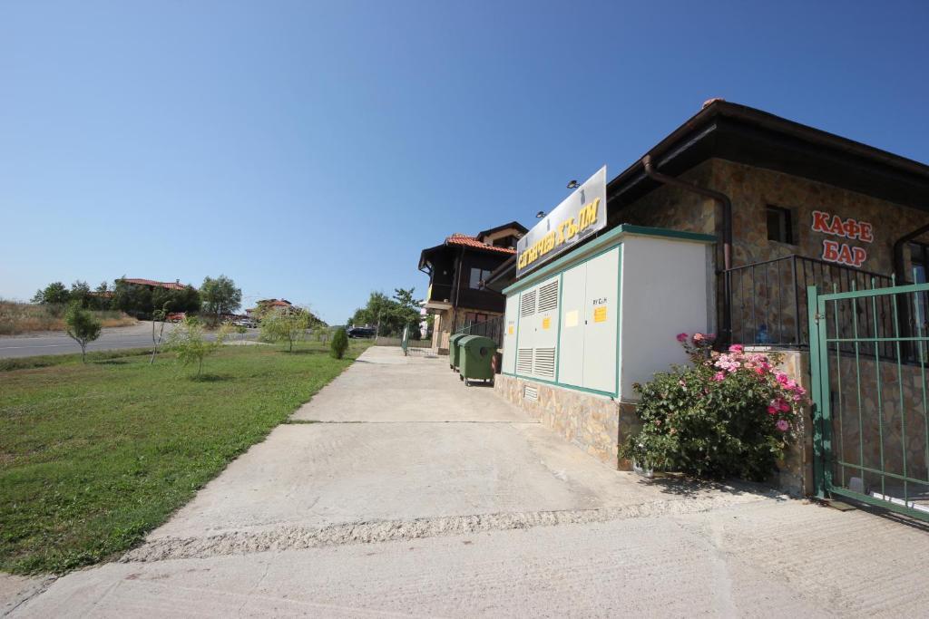 Menada Sunny Hill Villa Kosharitsa エクステリア 写真