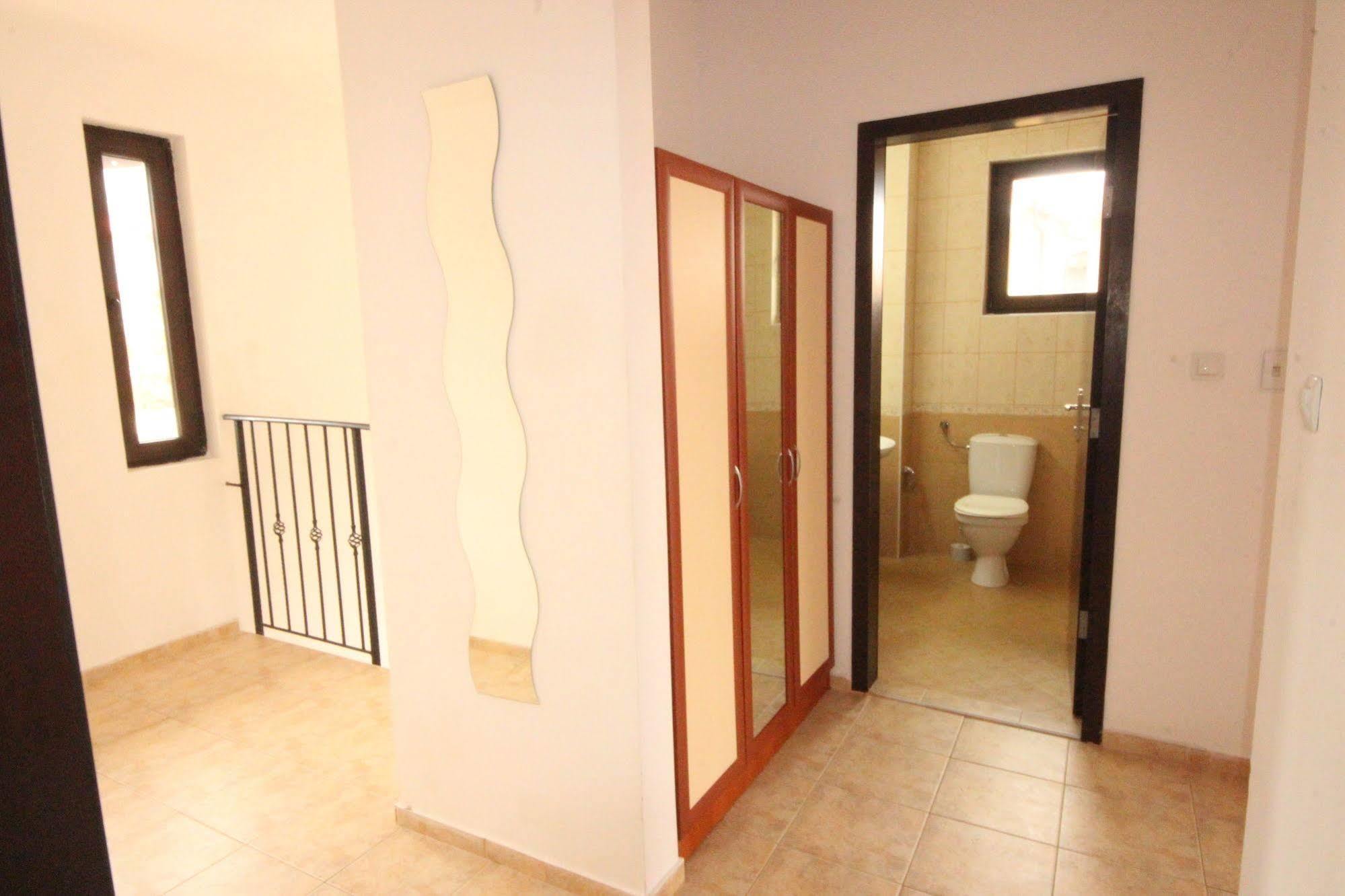 Menada Sunny Hill Villa Kosharitsa エクステリア 写真
